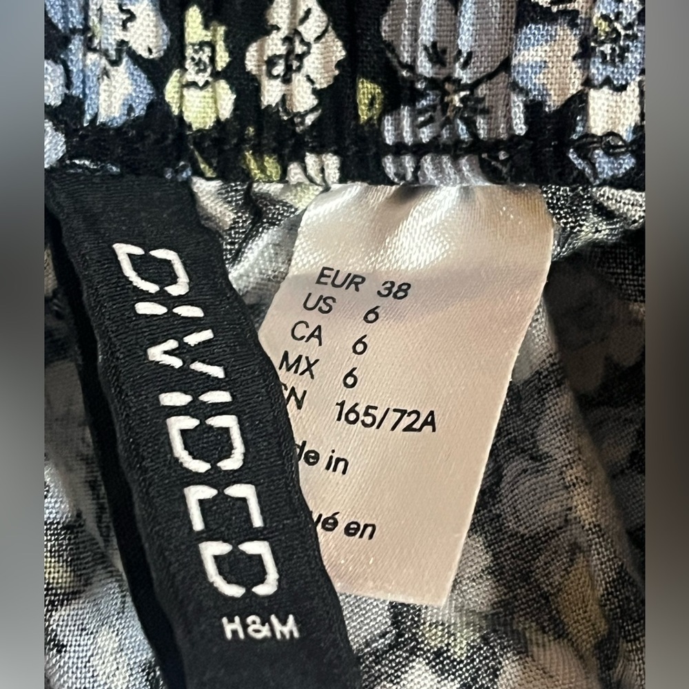 H&M Divided Patterned Skort - Picture 6 of 7